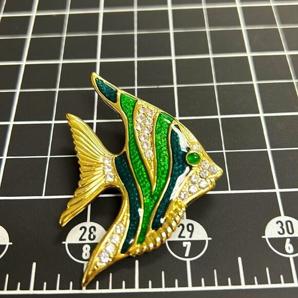 Dorendorf Jewelry - Dorndorf Angelfish Brooch Green Gold Rineatones